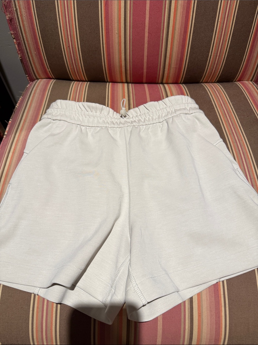 Lululemon Women’s softstream shorts - Picture 3 of 5